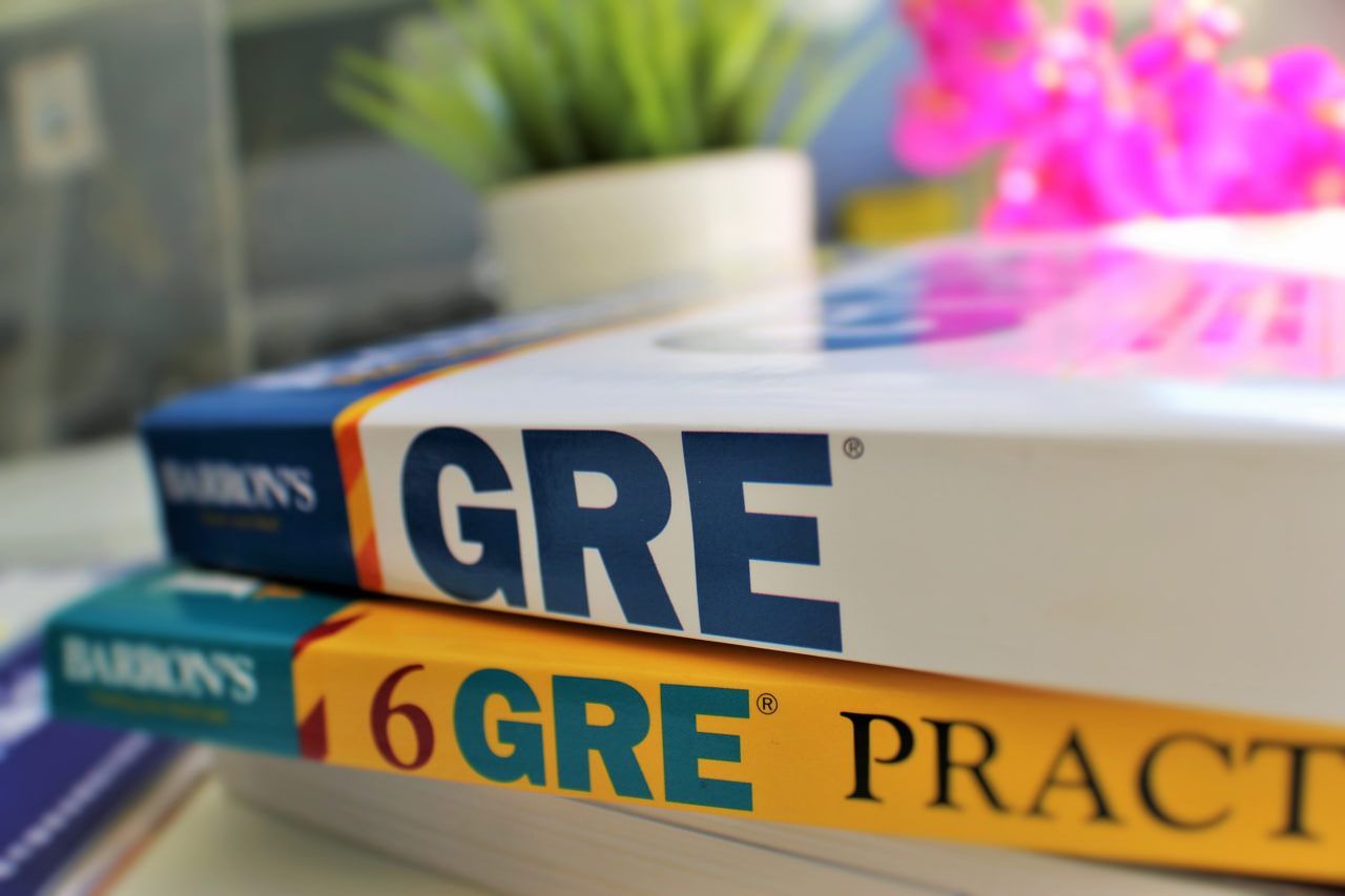 How many points do you need from the international GRE certificate to get a bonus?
