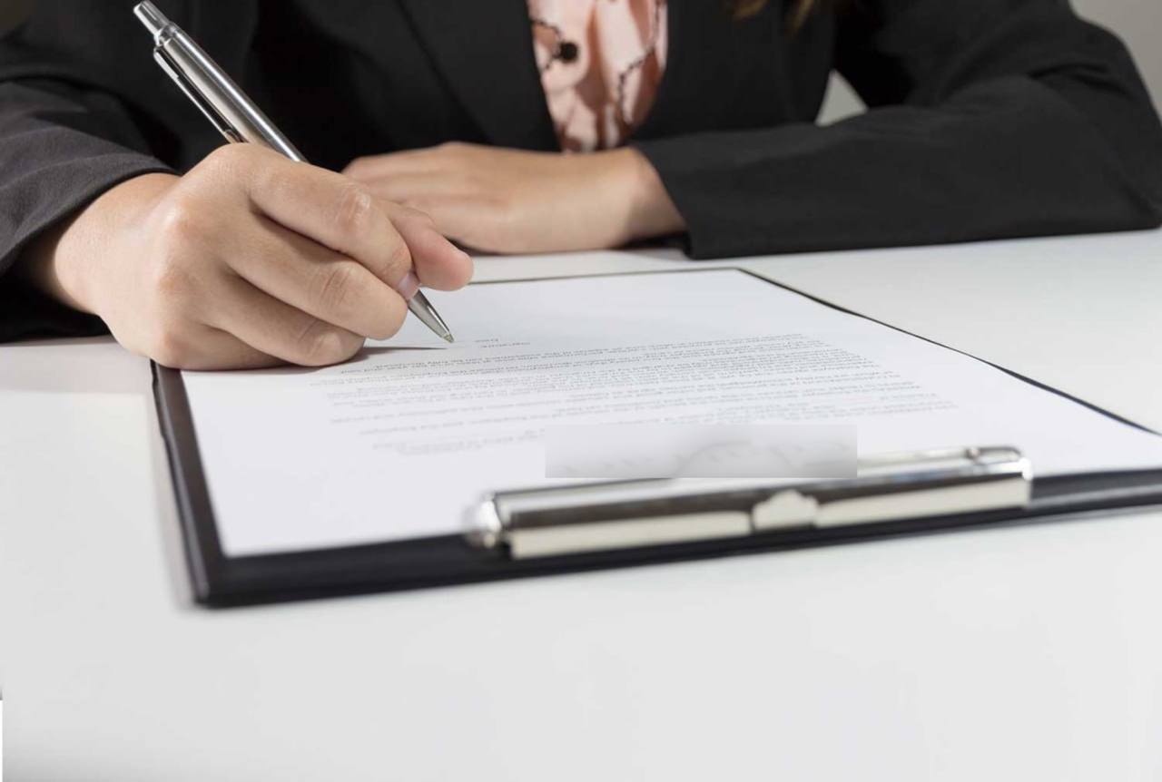 By order of the Minister, the requirement for higher education for class teachers has been abolished.