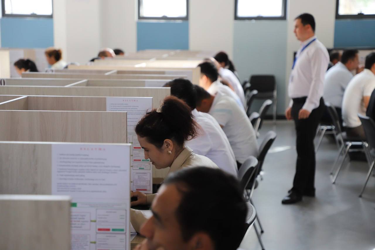 Vazirlik pedagoglarning “Yil o‘qituvchisi” natijalarini o‘zgartirib qo‘ygani aytilmoqda