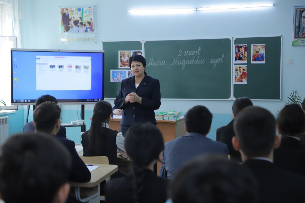 Vazir E’zoza Karimova maktabda dars o‘tdi