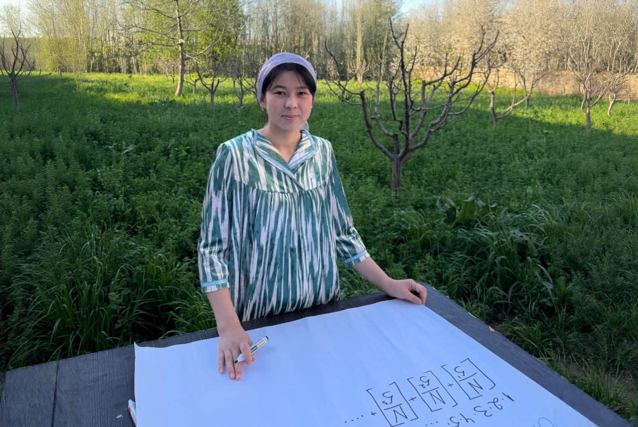 Murakkab mavzularni sodda usulda tushuntirayotgan ustoz jamoatchilik e’tiboriga tushdi