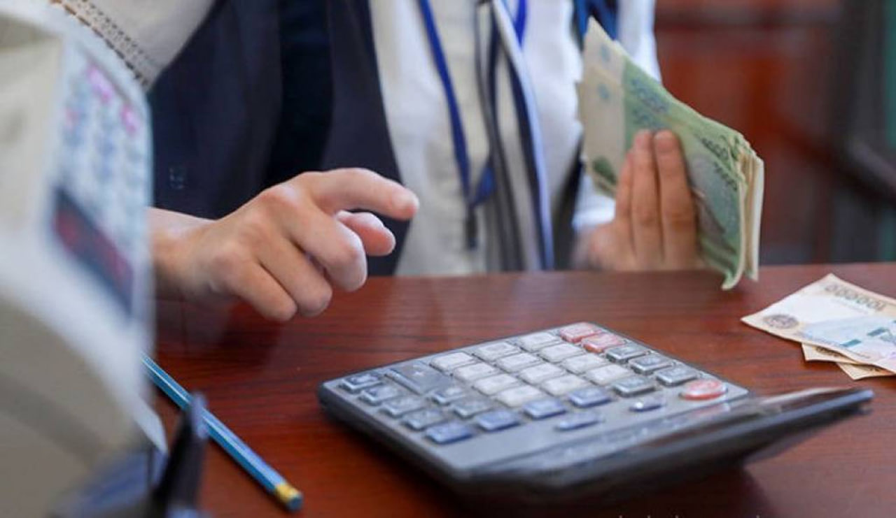 Maktabdagi kassir vazifasini o‘qituvchi yoki “zavuch”ga biriktirish mumkinmi?