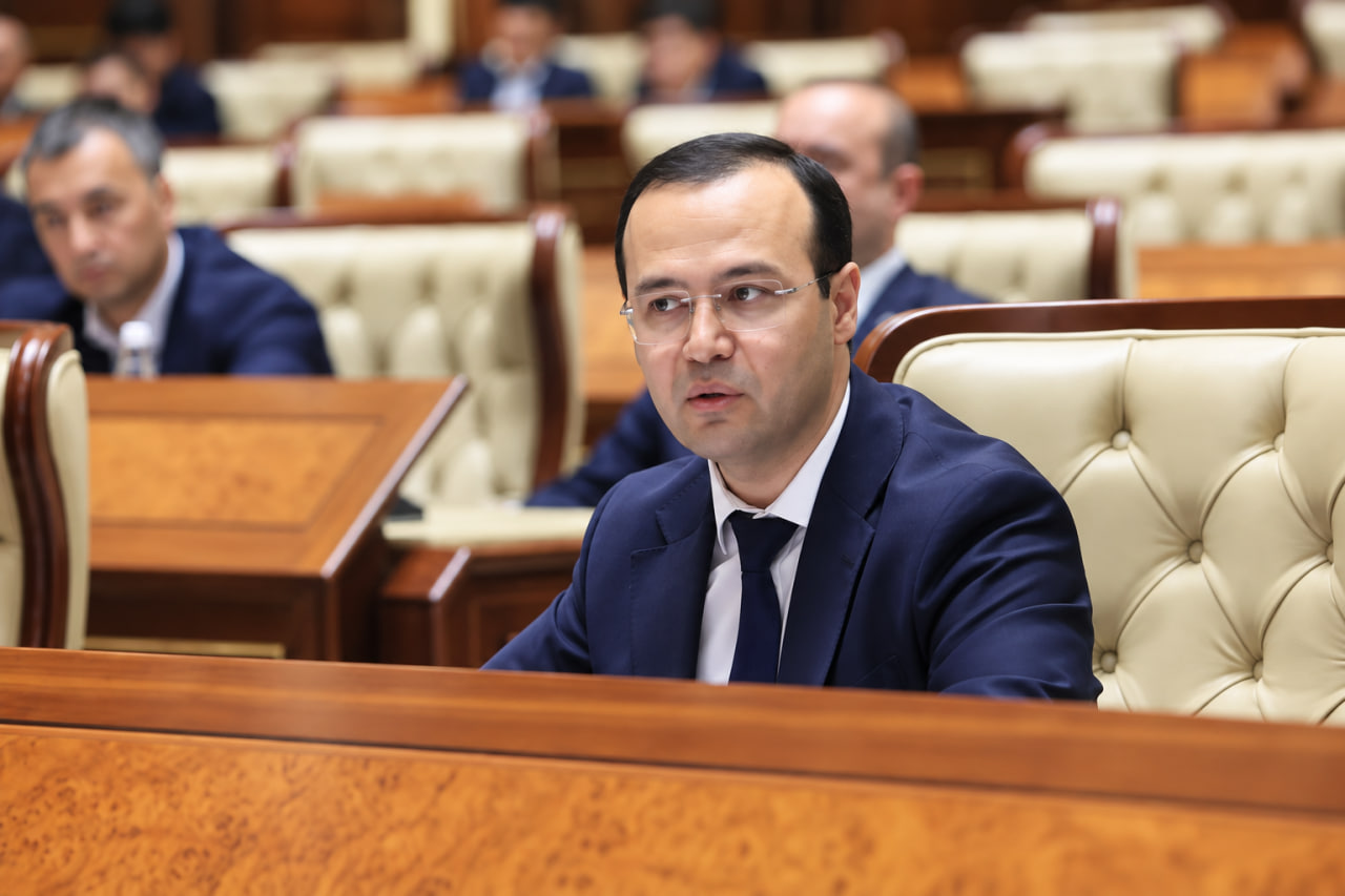 2031-yilgacha barcha maktab darsliklari yangi alifboga o‘tkaziladi — vazir o‘rinbosari